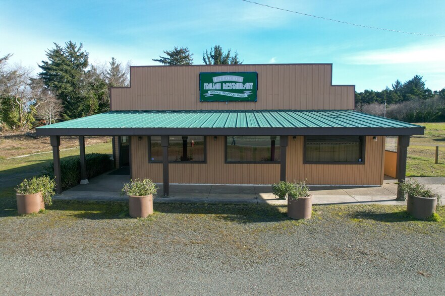 More Photos Of 1455 Oregon, Bandon Restaurant For Sale