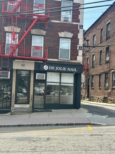 More Photos Of 10 Hilliard Ave, Edgewater Storefront Retail Residential For Lease