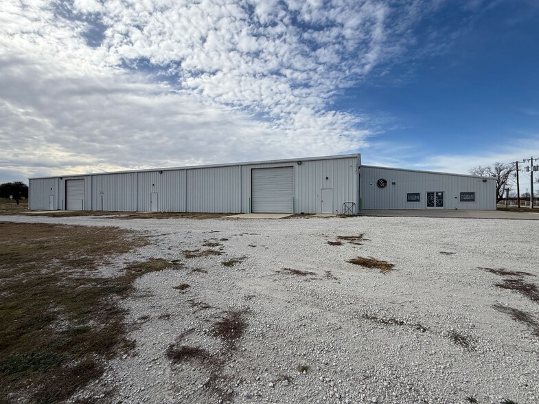 More Photos Of 2345 Nail Rd, Krum Warehouse For Lease