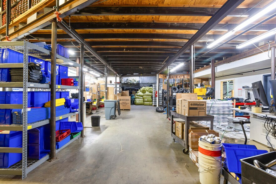 More Photos Of 1016 Katy Rd, Keller Warehouse For Sale