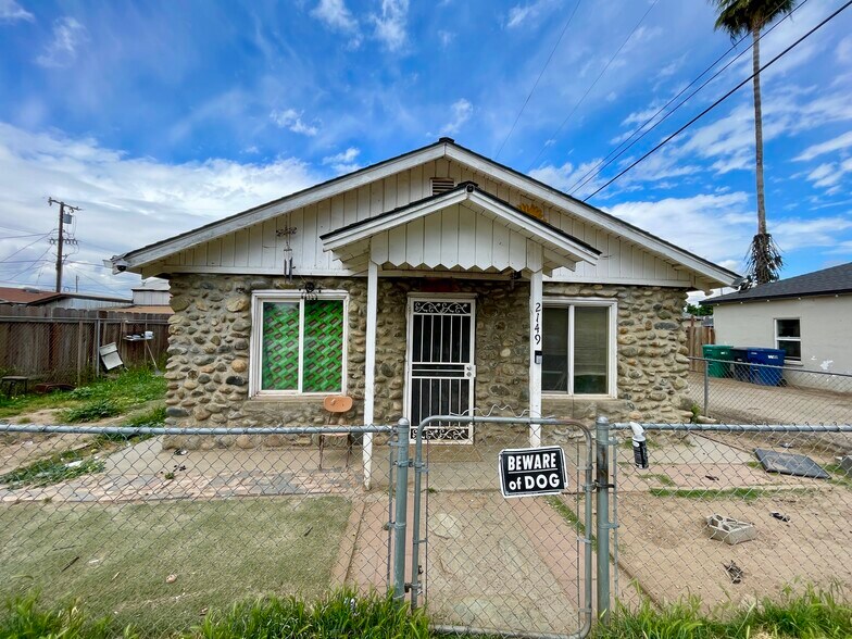 More Photos Of 1799 E 21st St, Merced Flex For Sale