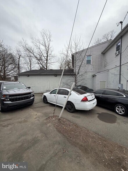 More Photos Of 476-486 Cambridge St, Fredericksburg Auto Dealership For Lease