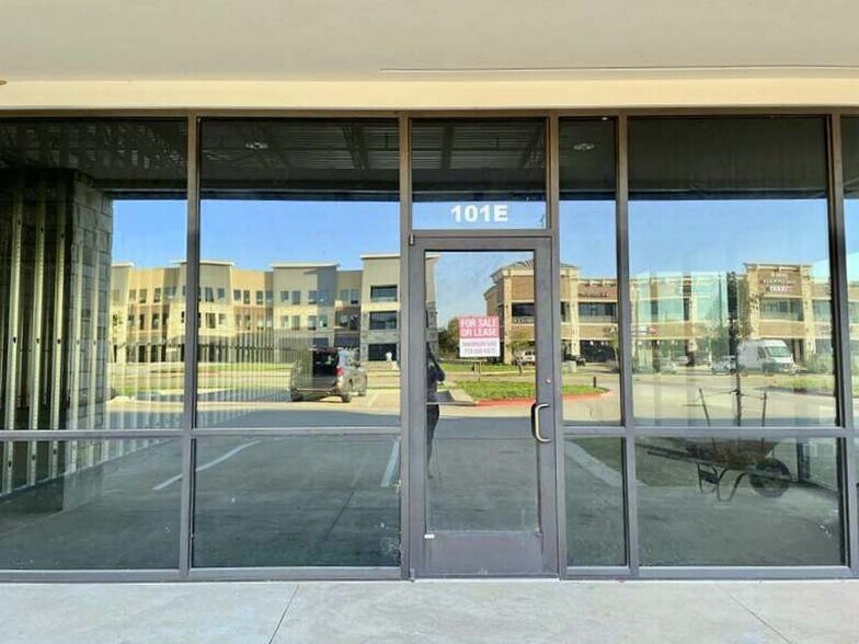 More Photos Of 4899 Highway 6, Missouri City Storefront Retail Office For Sale