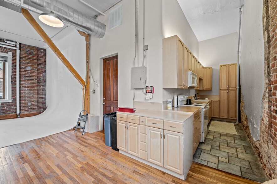 More Photos Of 2031-2033 Curtis St, Denver Apartments For Lease