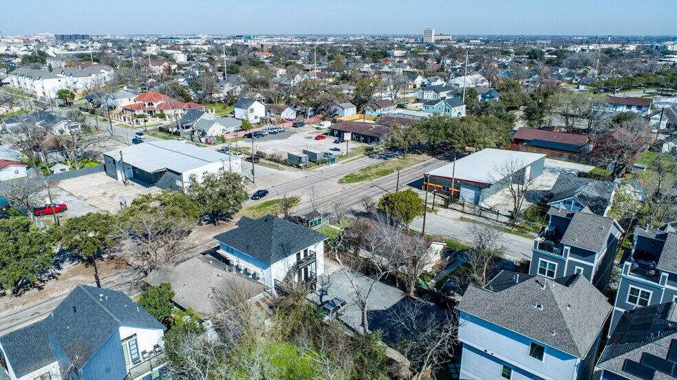 More Photos Of 4701 Sherman St, Houston Auto Repair For Sale