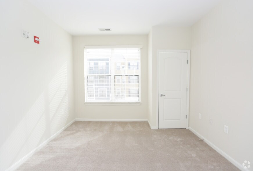 More Photos Of 2300 Washington Pl NE, Washington Apartments For Lease