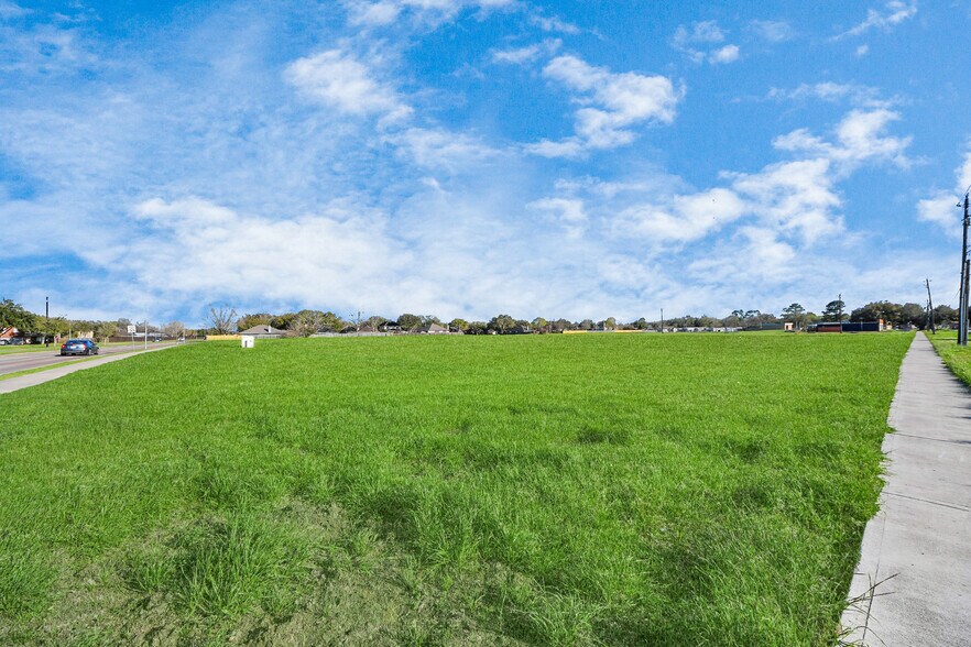 More Photos Of 0 Reading Rd, Rosenberg Land For Sale