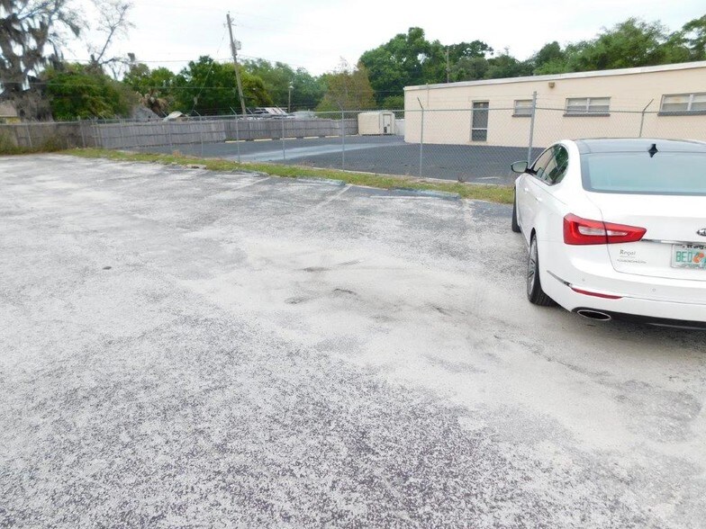 More Photos Of 1512 E Gary Rd, Lakeland Flex For Sale