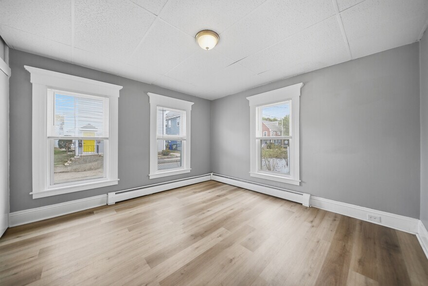 More Photos Of 266 Douglas St, Manchester Multifamily For Sale