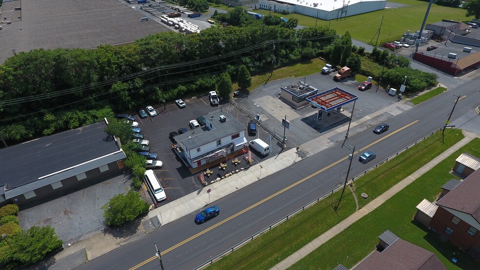 More Photos Of 1130 Pembroke Rd, Bethlehem Storefront Retail Residential For Lease