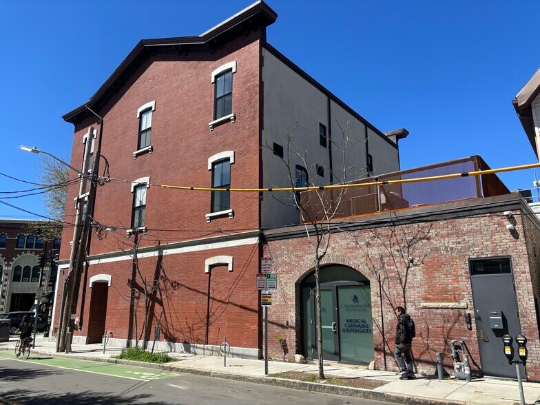 More Photos Of 1385 Cambridge St, Cambridge Office For Sale