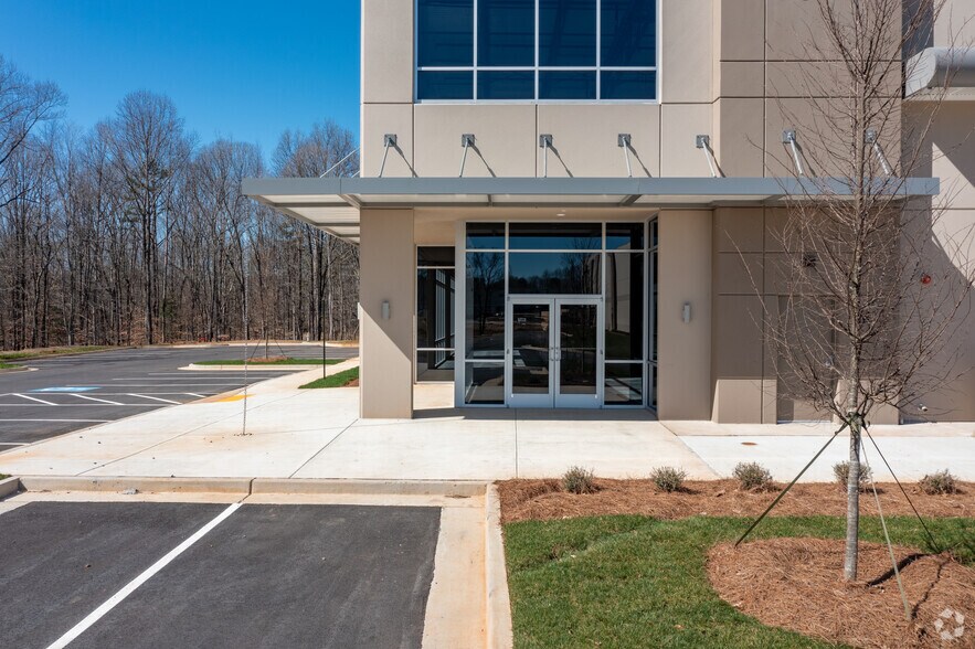 More Photos Of 100 Friendship Rd, Buford Unknown For Lease