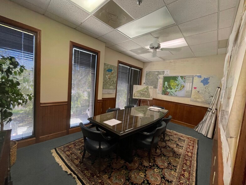More Photos Of 52 New Orleans Rd, Hilton Head Island Office For Sale