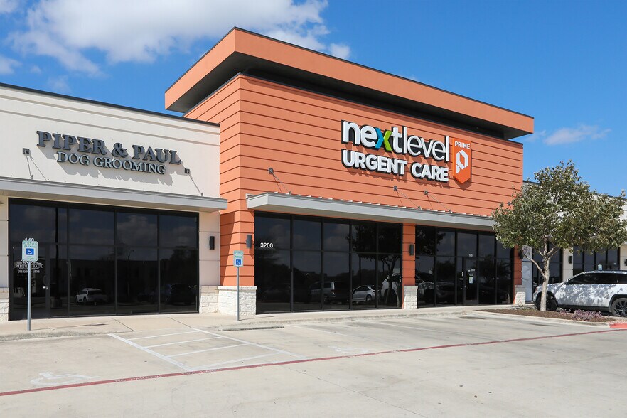 More Photos Of 3200 Greenlawn Blvd, Round Rock Storefront For Lease