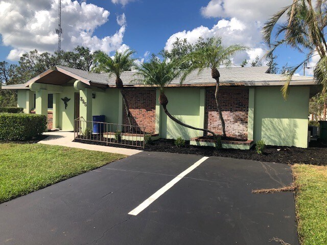 More Photos Of 795 Crestview Cir, Port Charlotte Medical For Lease