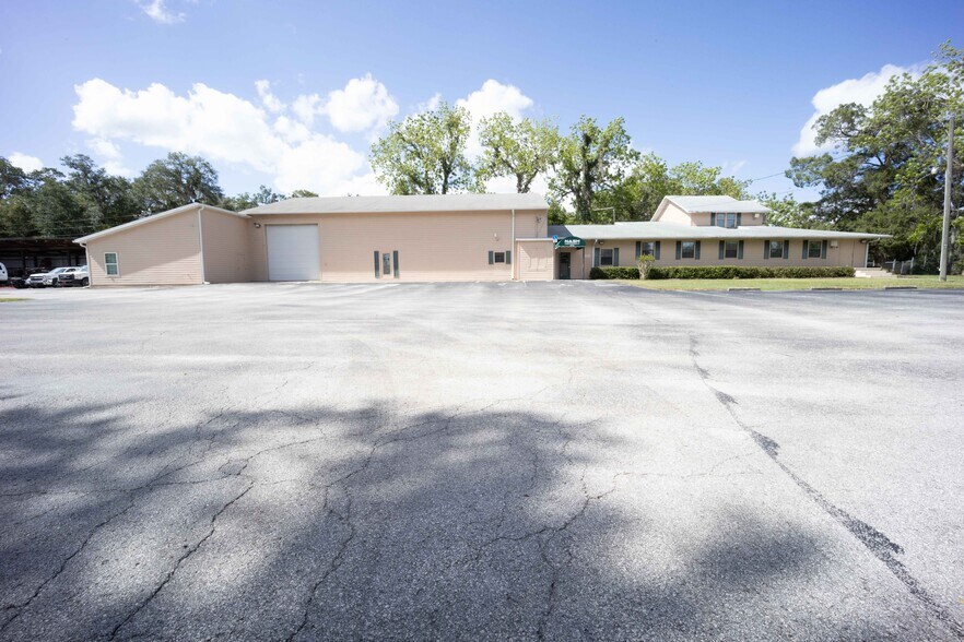 More Photos Of 3494 N US Highway 301, Wildwood Manufacturing For Lease