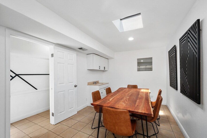 More Photos Of 3861 Jasmine Ave, Culver City Medical For Lease