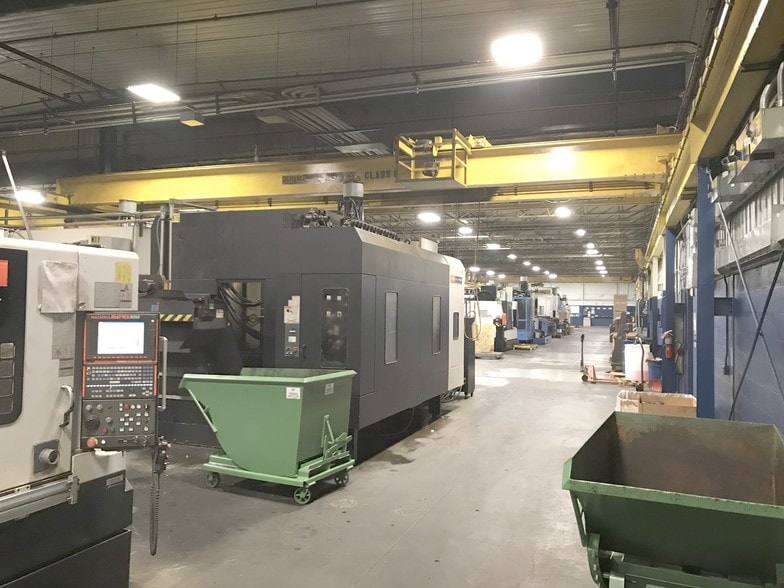 More Photos Of 15255 W Eleven Mile Rd, Oak Park Manufacturing For Lease