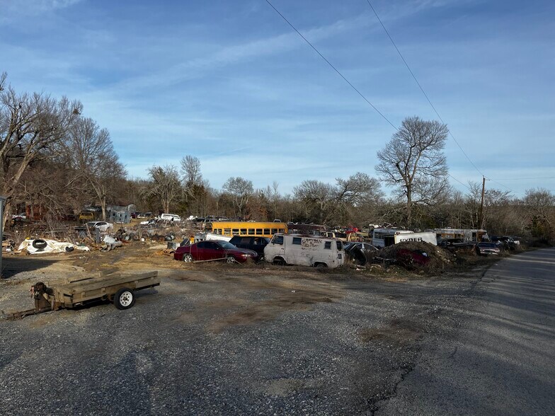 More Photos Of 462 E Reba McEntire Ave, Stringtown Flex For Sale