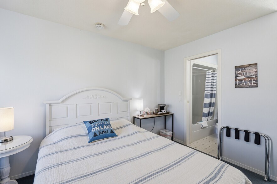 More Photos Of 7001 Savona Access Rd, Thompson-Nicola Hotel For Sale