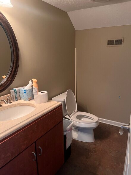 More Photos Of 1815 S Walnut St, Bloomington Loft Creative Space For Lease