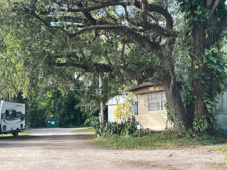 More Photos Of 8601 E Sligh Ave, Tampa Multifamily For Sale