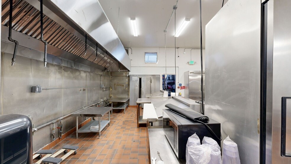 More Photos Of 355-357 Grand Ave, Oakland Storefront Retail Office For Lease