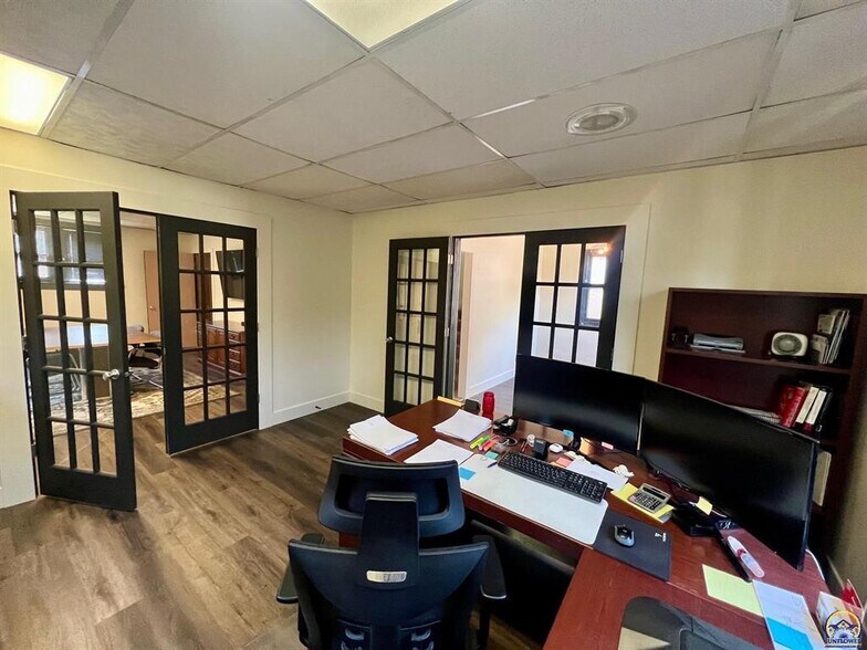 More Photos Of 1101 SW 10th Ave, Topeka Office For Sale