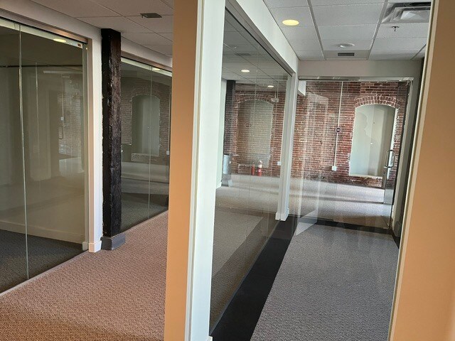 More Photos Of 15 Rantoul St, Beverly Office For Lease