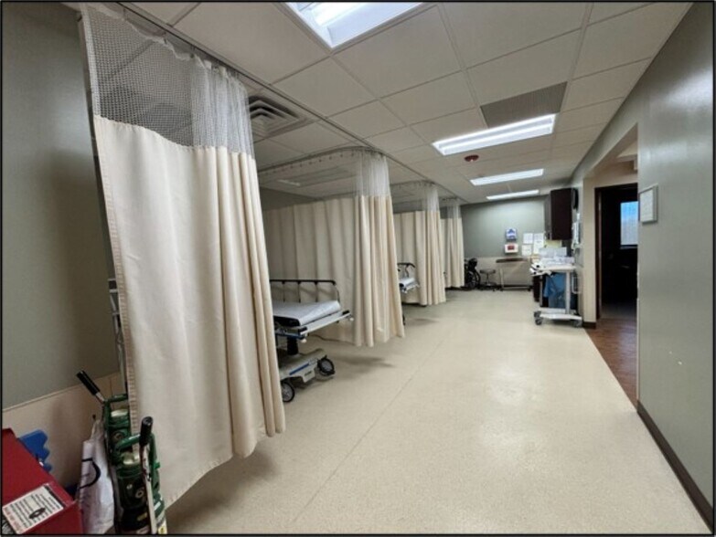 More Photos Of 105-107 Winston Dr, Marshall Medical For Sale
