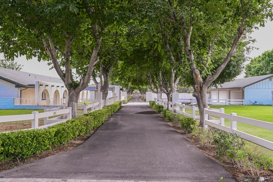 More Photos Of 6629 S Pecos Rd, Las Vegas Horse Stables For Sale