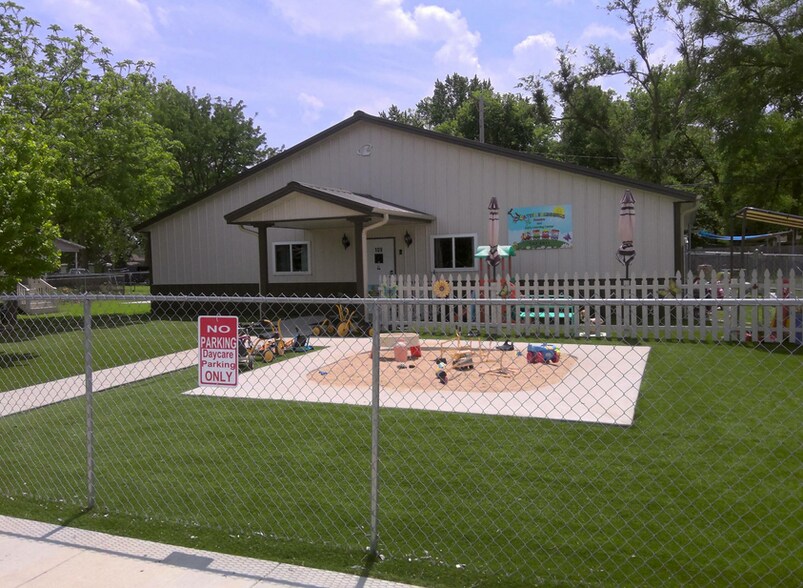 Primary Photo Of 109 E Railroad St, Silver Lake Daycare Center For Sale