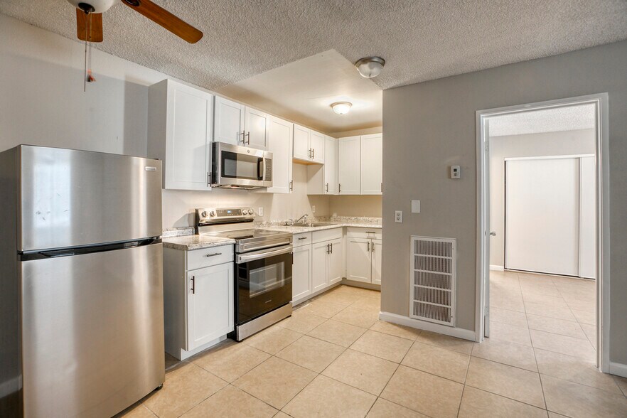 More Photos Of 317 S 9th St, Las Vegas Apartments For Sale