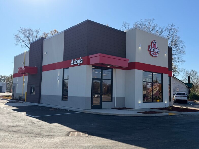 More Photos Of 720 Dinah Shore Blvd, Winchester General Retail For Sale