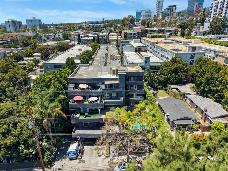 More Photos Of 939 Palm Ave, West Hollywood Apartments For Sale