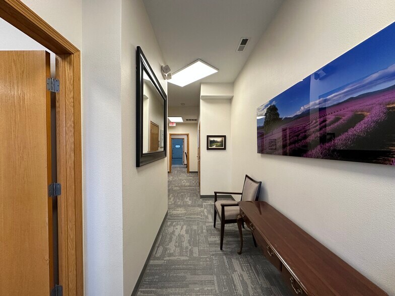 More Photos Of 580 Madison Ave, North Liberty Office For Sale
