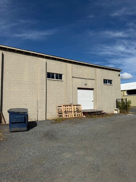 More Photos Of 1201 W Main St, Leesburg Service For Lease