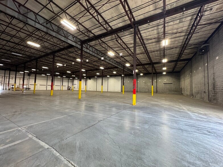 More Photos Of 230 Truxmore Ct, Inwood Industrial For Lease