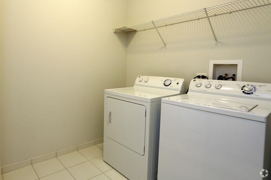 More Photos Of 1720 Central St, Evanston Apartments For Lease