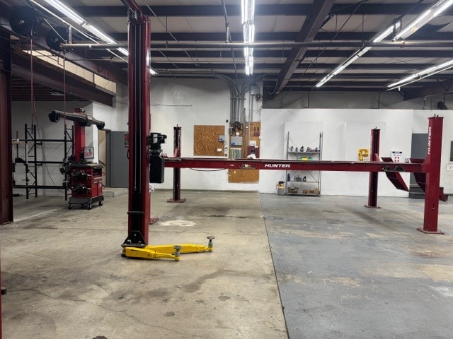 More Photos Of 4608 Rudnick Ct, Bakersfield Auto Dealership For Lease