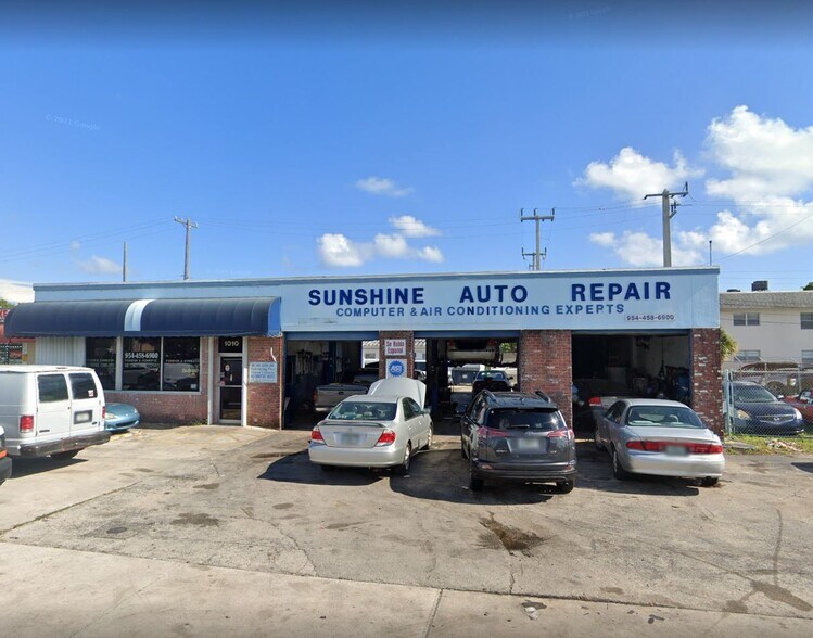 More Photos Of 1010 N Federal Hwy, Hallandale Beach Service For Sale