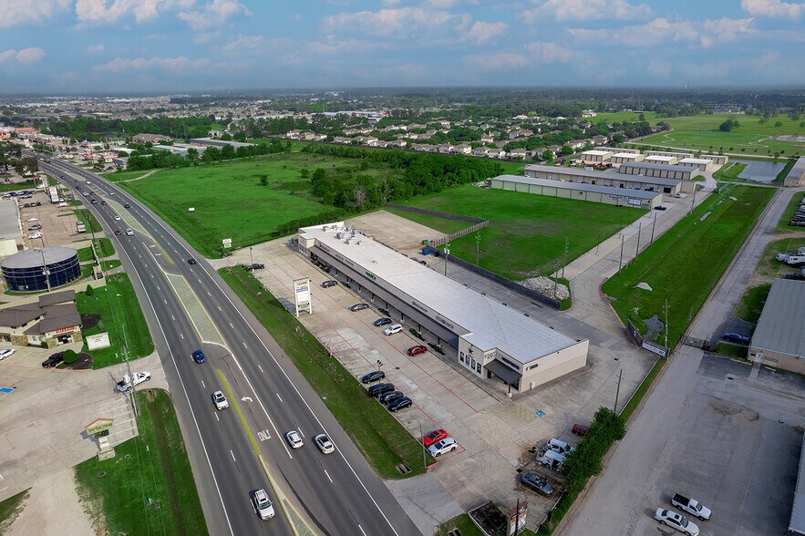 More Photos Of 4700-4750 Fm-2920, Spring Unknown For Lease