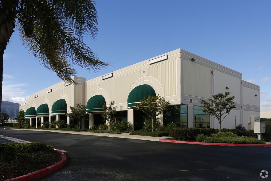 More Photos Of 170 N Maple St, Corona Unknown For Lease