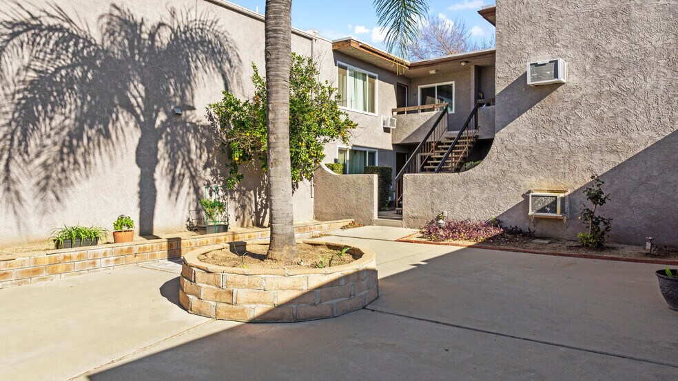 More Photos Of 141 E 42nd St, San Bernardino Apartments For Sale