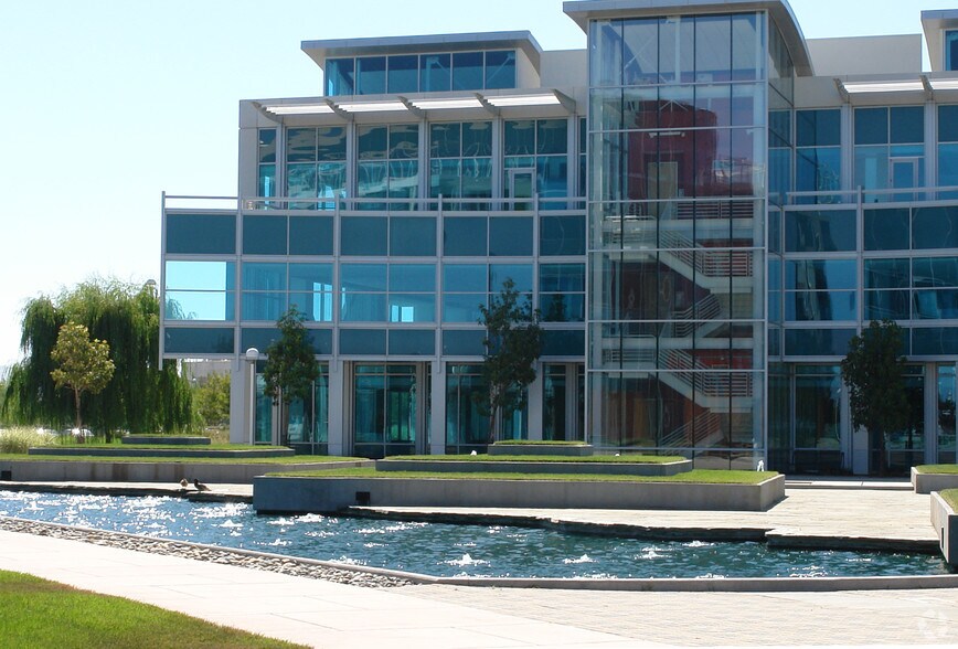 More Photos Of 2000 Seaport Blvd, Redwood City Unknown For Lease