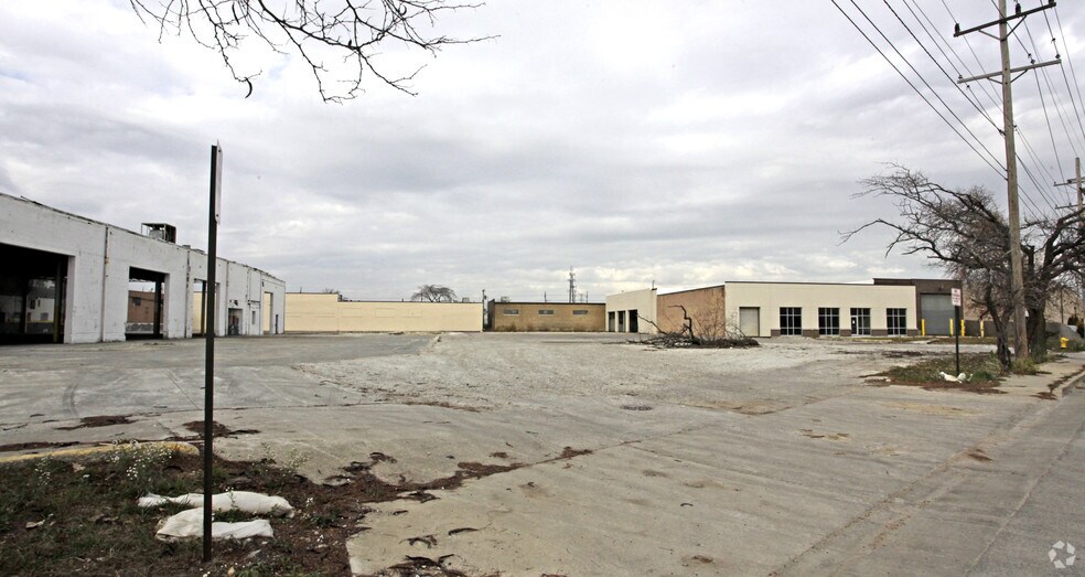 More Photos Of 6119 W Howard St, Niles Warehouse For Sale