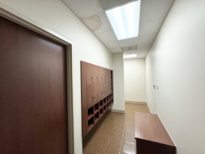 More Photos Of 200 Renaissance Way, Crockett Medical For Sale