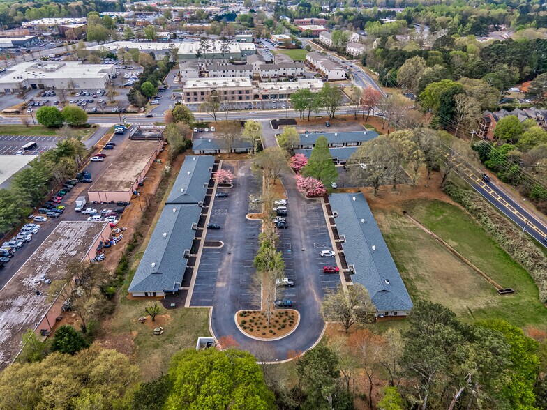 More Photos Of 600 Houze Way, Roswell Medical For Lease