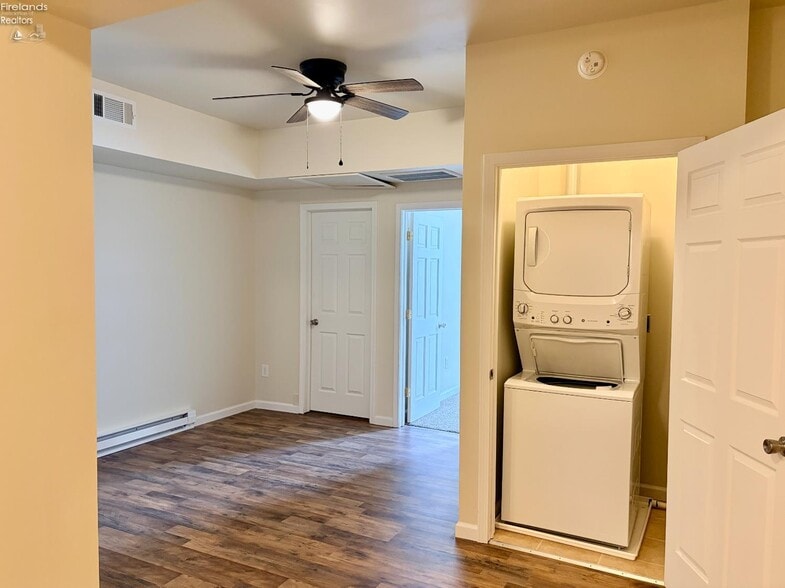 More Photos Of 110 Railroad St, Clyde Restaurant For Sale