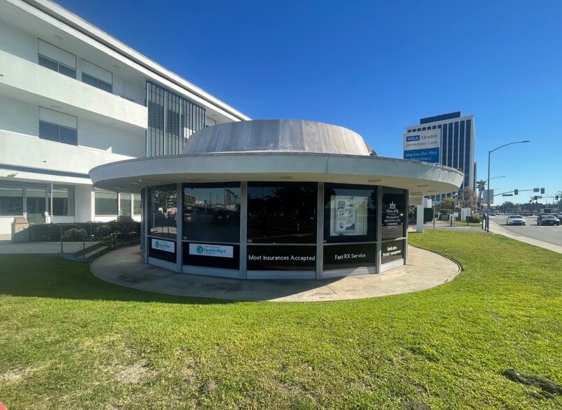 Primary Photo Of 4560 Admiralty Way, Marina Del Rey Medical For Lease
